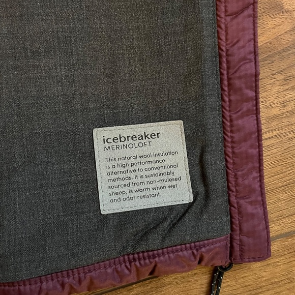 Ladies Icebreaker Merinoloft Jacket - Burgundy - size XS - Like New - Picture 7 of 9